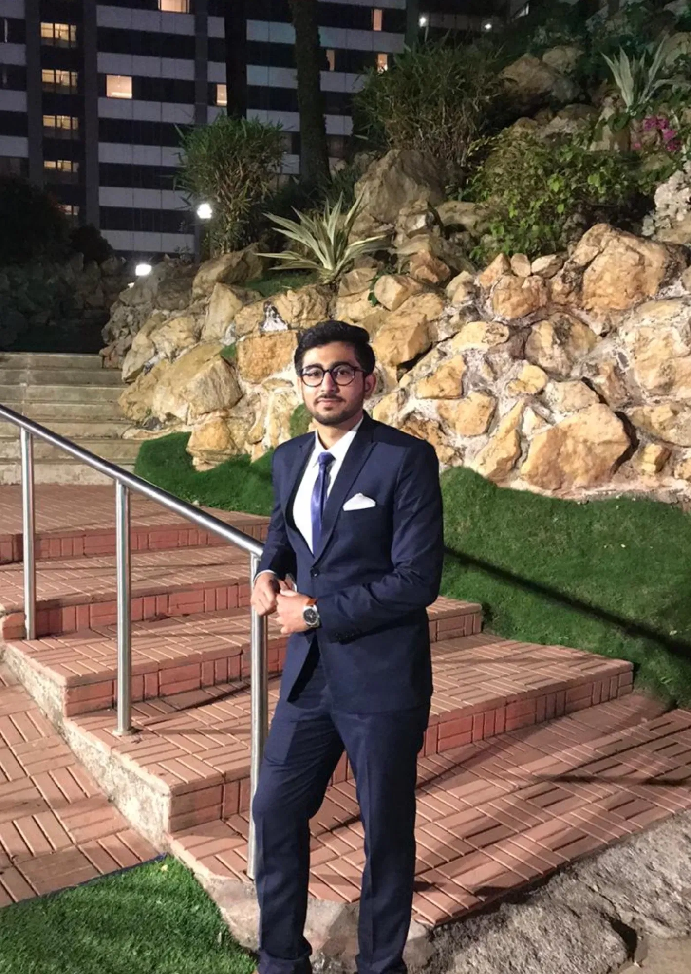 Book a call with Akshay Navani on sprect.