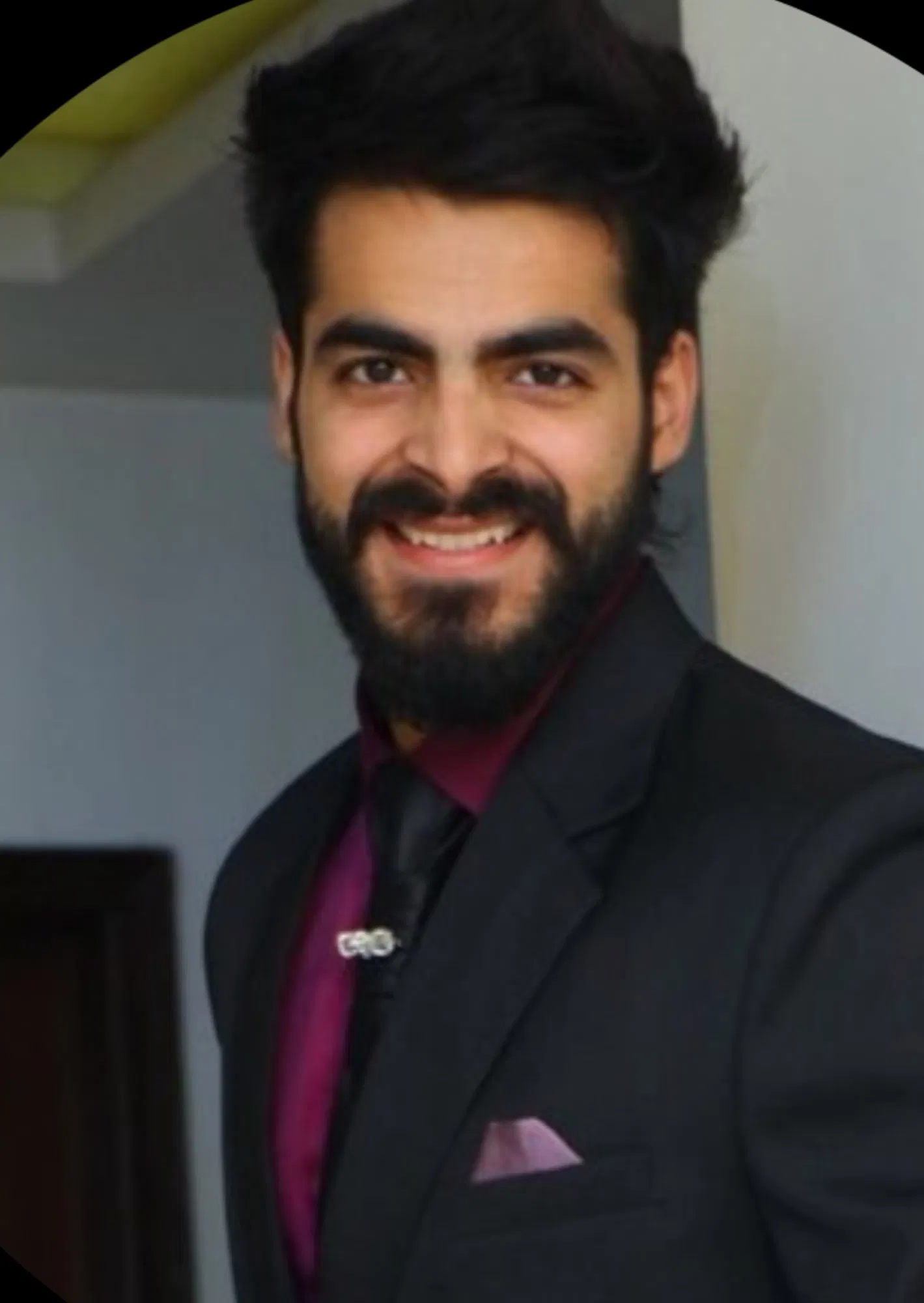 Book a call with Akshay Thakral on sprect.