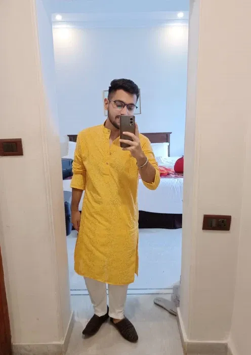 Book a call with Ayush Ahuja on sprect.