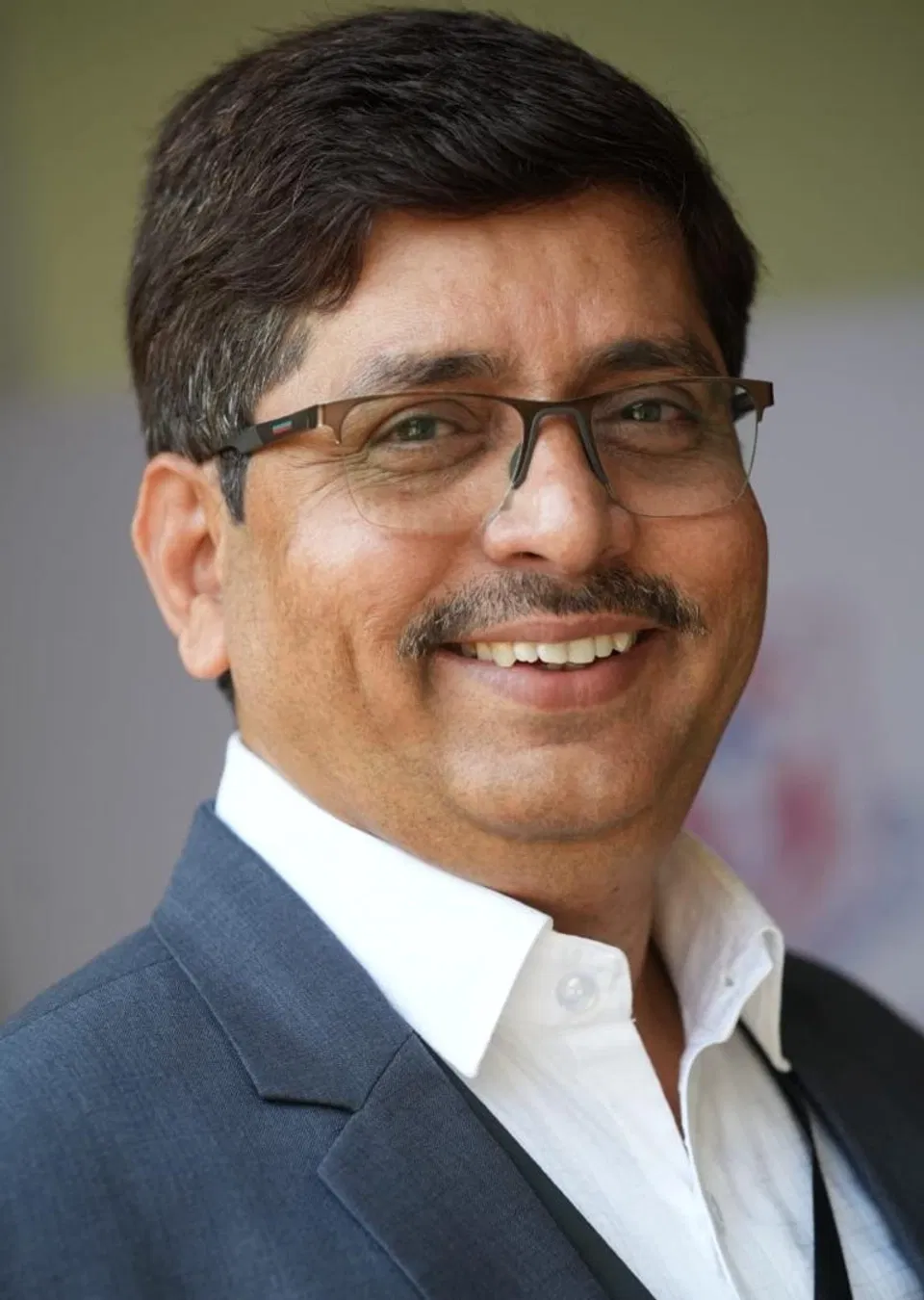 Book a call with Dr. Hiresh Luhar on sprect.