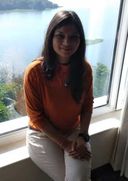 Book a call with Dr.Minal Muni on sprect.
