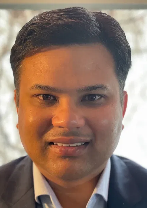 Book a call with Akshat Gupta on sprect.