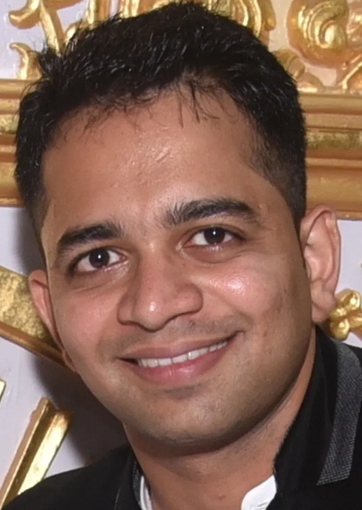 Book a call with Monish Correia on sprect.
