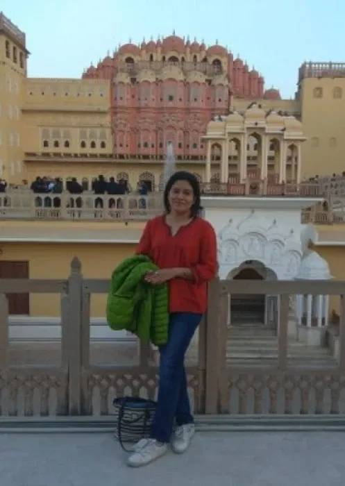 Book a call with Neera Inamdar on sprect.