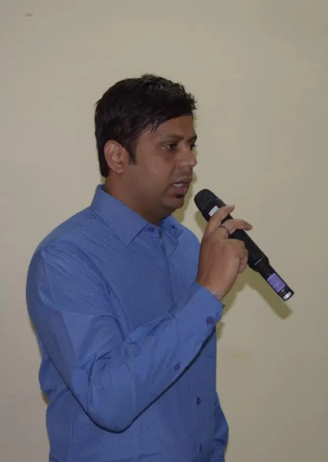 Book a call with Nikhilesh Tayal on sprect.