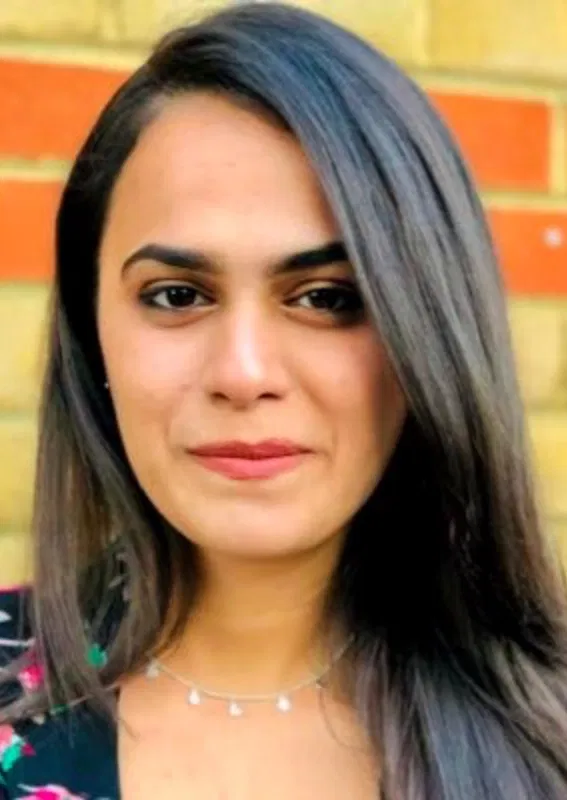 Book a call with Simran Suri on sprect.