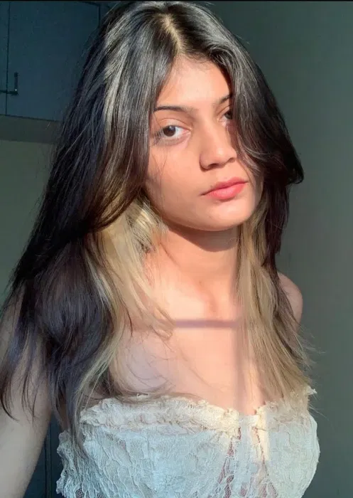 Book a call with Vanshika Bhatnagar on sprect.