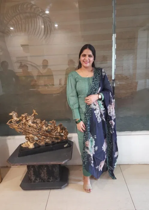 Book a call with Vishakha Nagdewani on sprect.