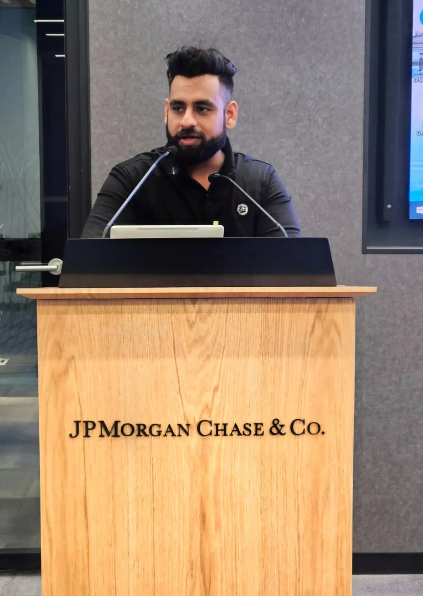 Book a call with Vishal Israni on sprect.
