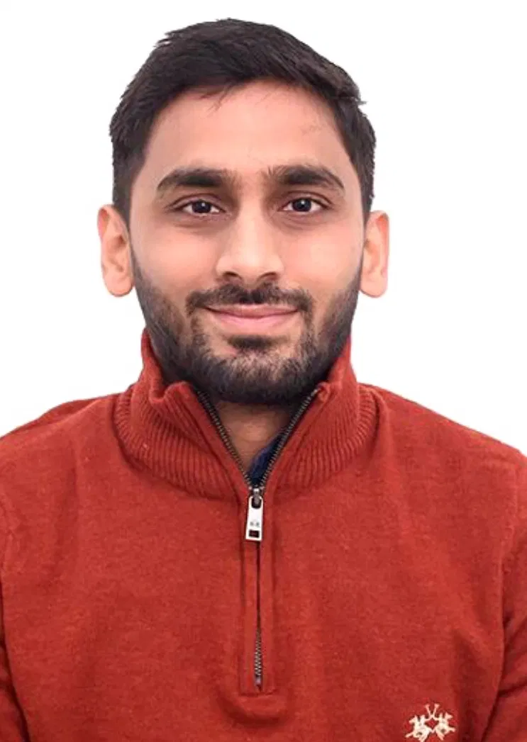 Book a call with AKSHAY BHATIA on sprect.