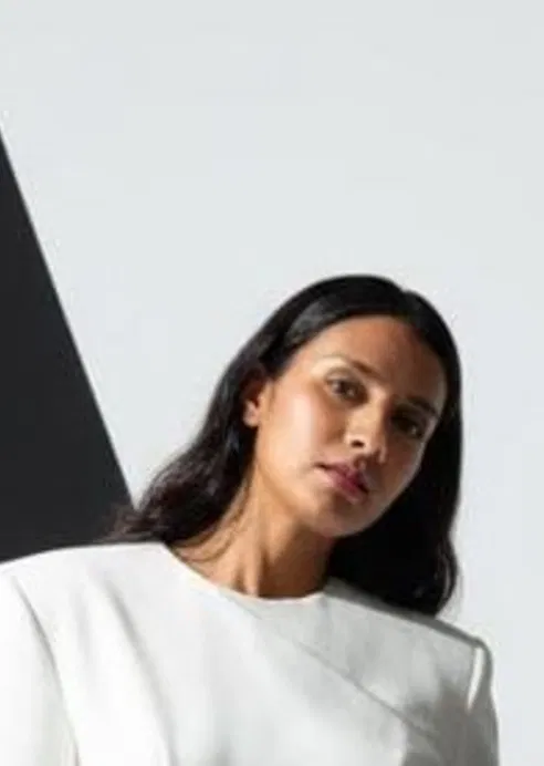 Book a call with Neesha P on sprect.