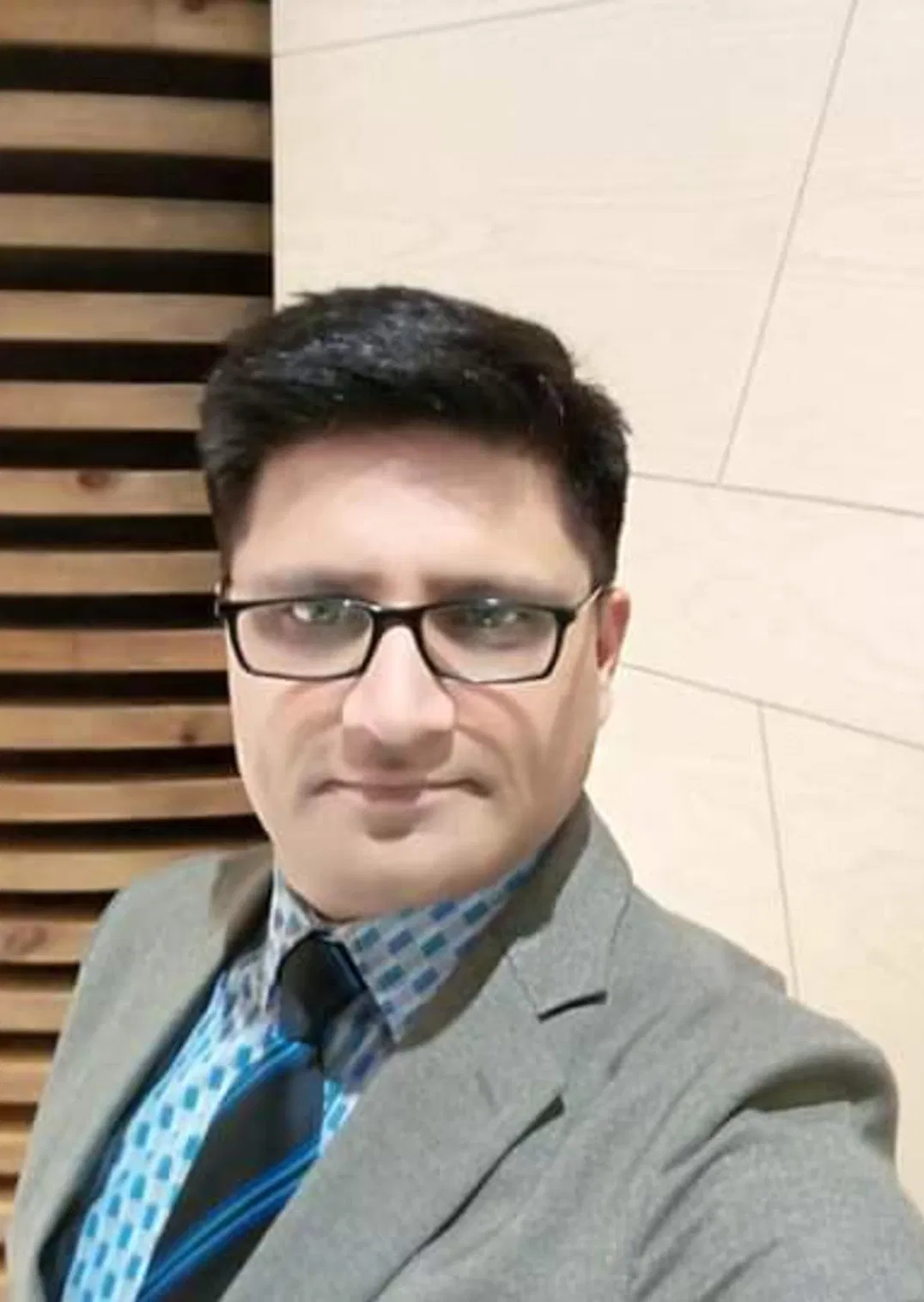 Book a call with Commander Nishant Sharma IN Veteran on sprect.