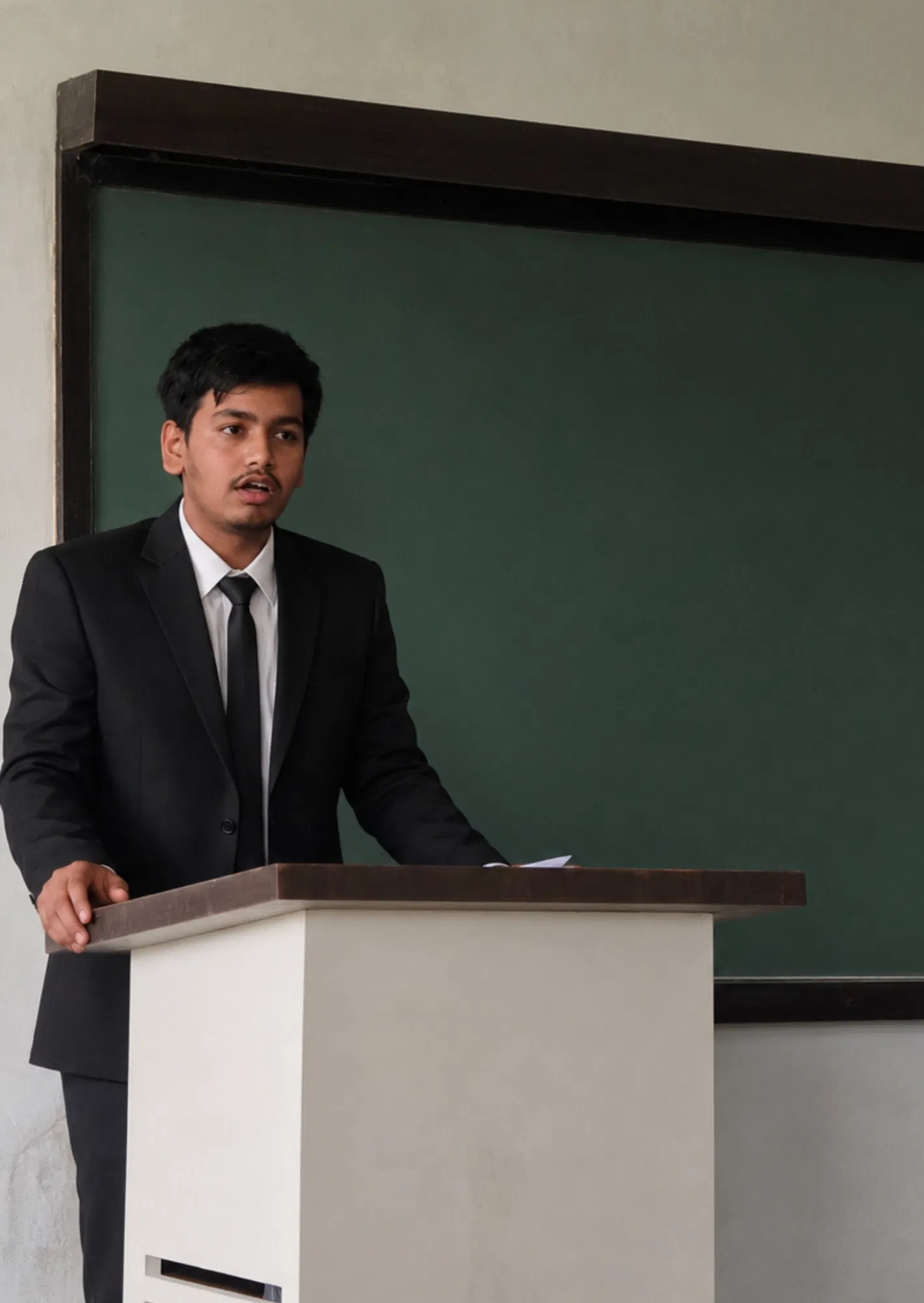 Book a call with Sanman Tiwari on sprect.