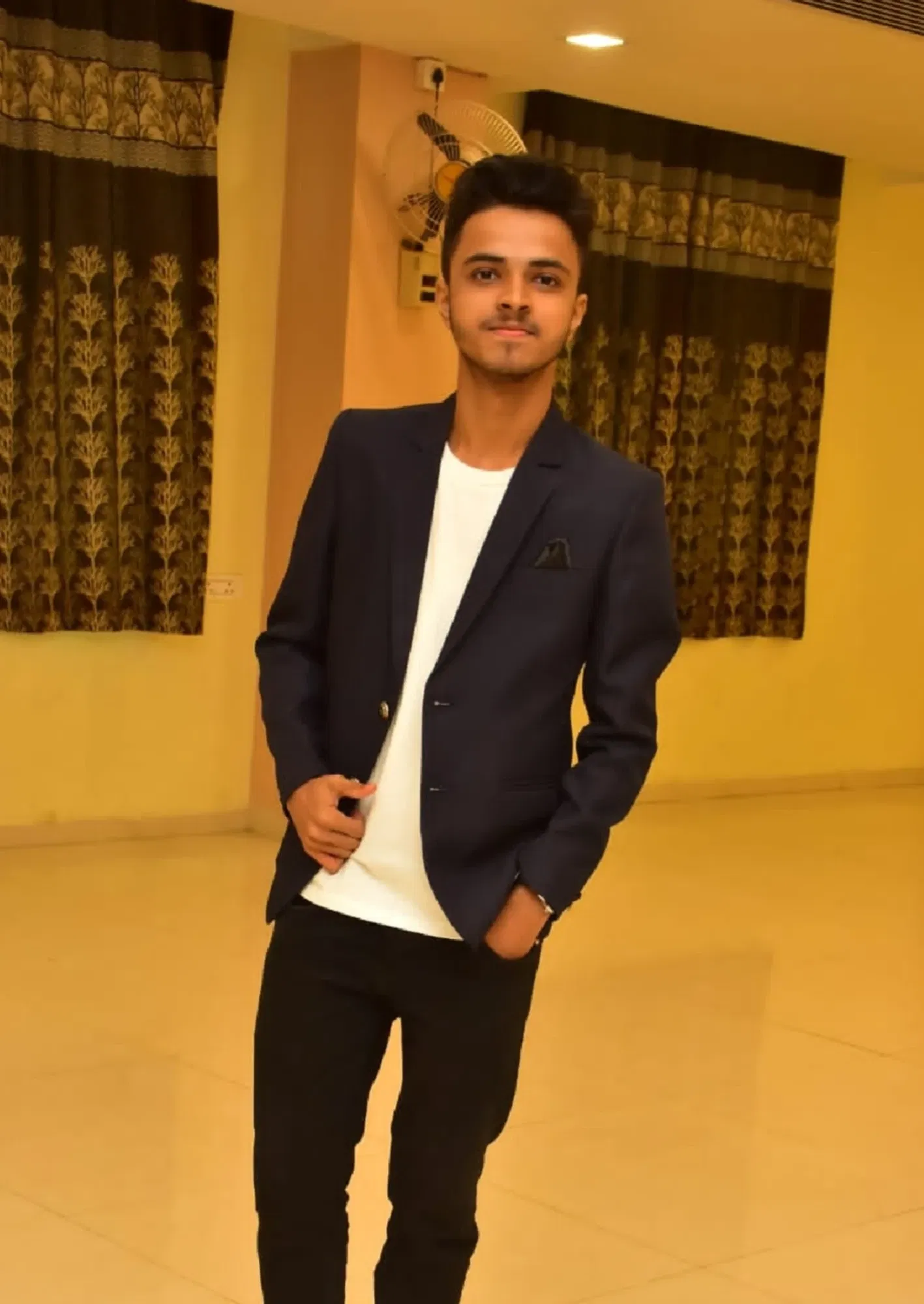 Book a call with Shreyas Bagwe on sprect.